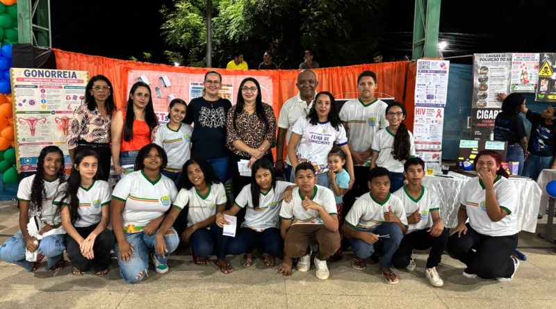 A Prefeitura de São Gonçalo do Piauí, por meio da Secretaria Municipal de Educação, realizou nesta sexta-feira a Feira de Conhecimentos da Unidade Escolar Jarbas Passarinho na comunidade Embiratanha