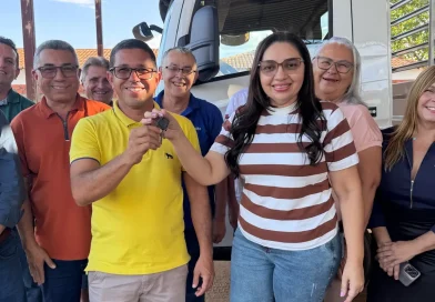 Prefeitura de São Gonçalo do Piauí recebe novo caminhão-caçamba para reforçar serviços no município